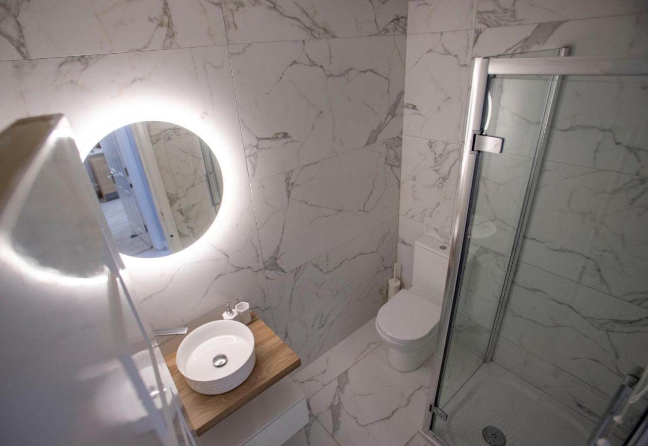 Entire Penthouse Apartment With Sea Views Portrush Exteriör bild